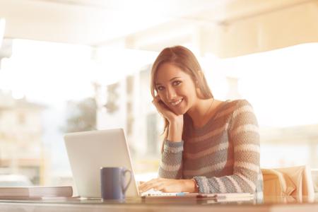 【雅思大作文真题范文解读】优点大于缺点题型城市规划话题图1